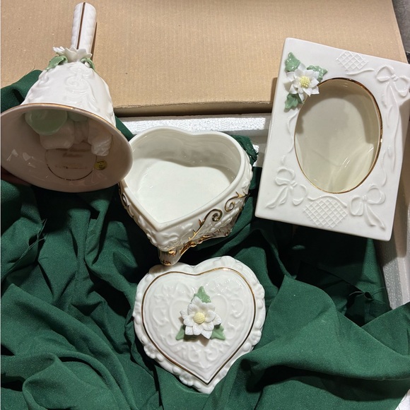 Heritage White Christmas Collection Box
